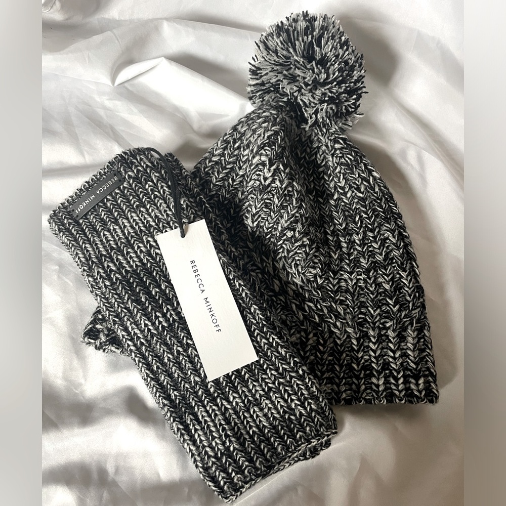 Beanie & Arm warmer set NWT